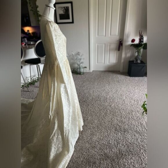 1948 Ivory White Vintage Antique Embroidered Lace Wedding Dress With Train - Picture 11 of 16